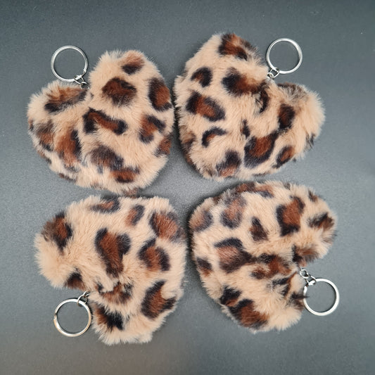 Flauschiger Schlüsselanhänger Leoparden-Herz