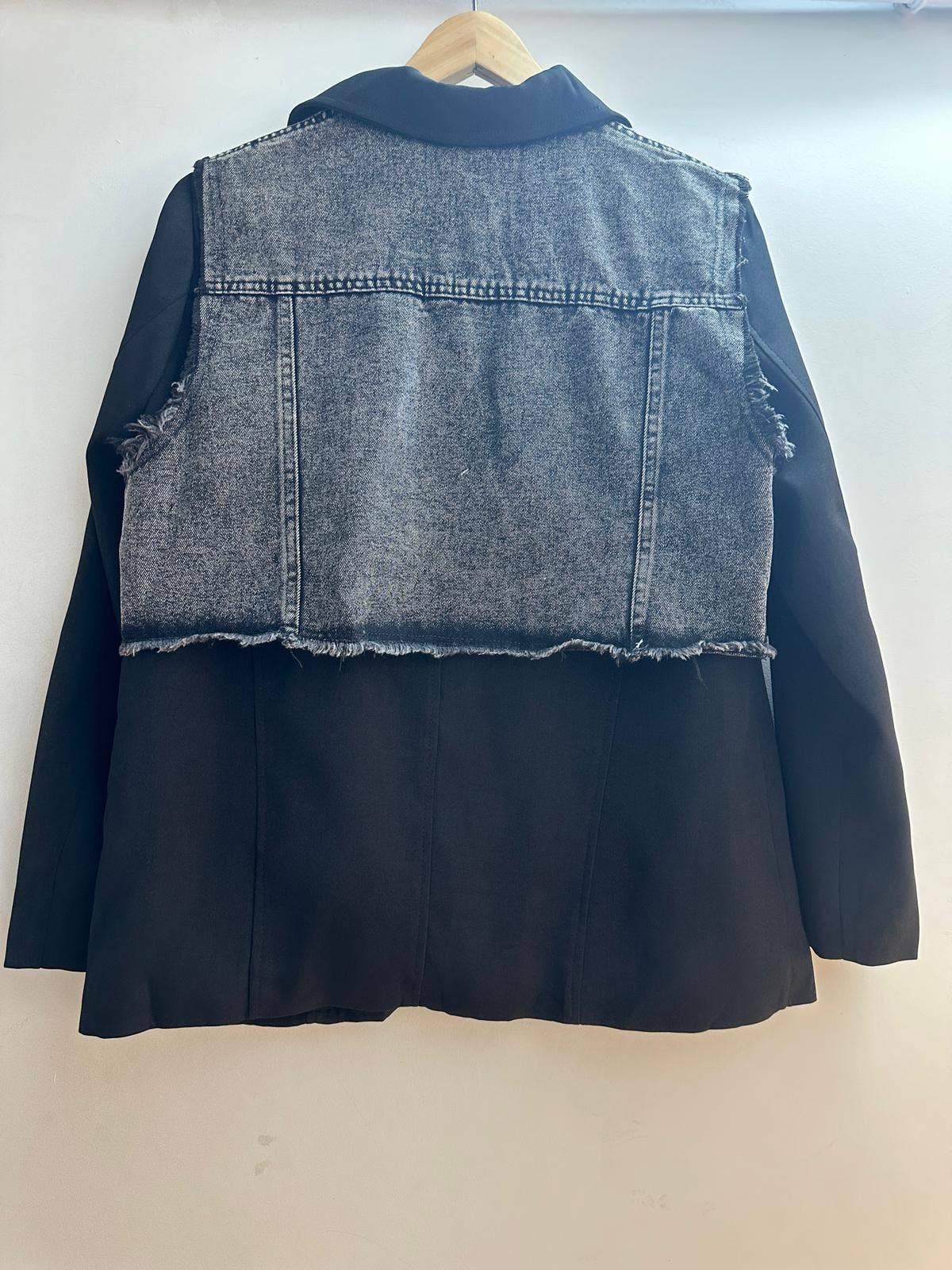 Blazerjacke mit Jeans