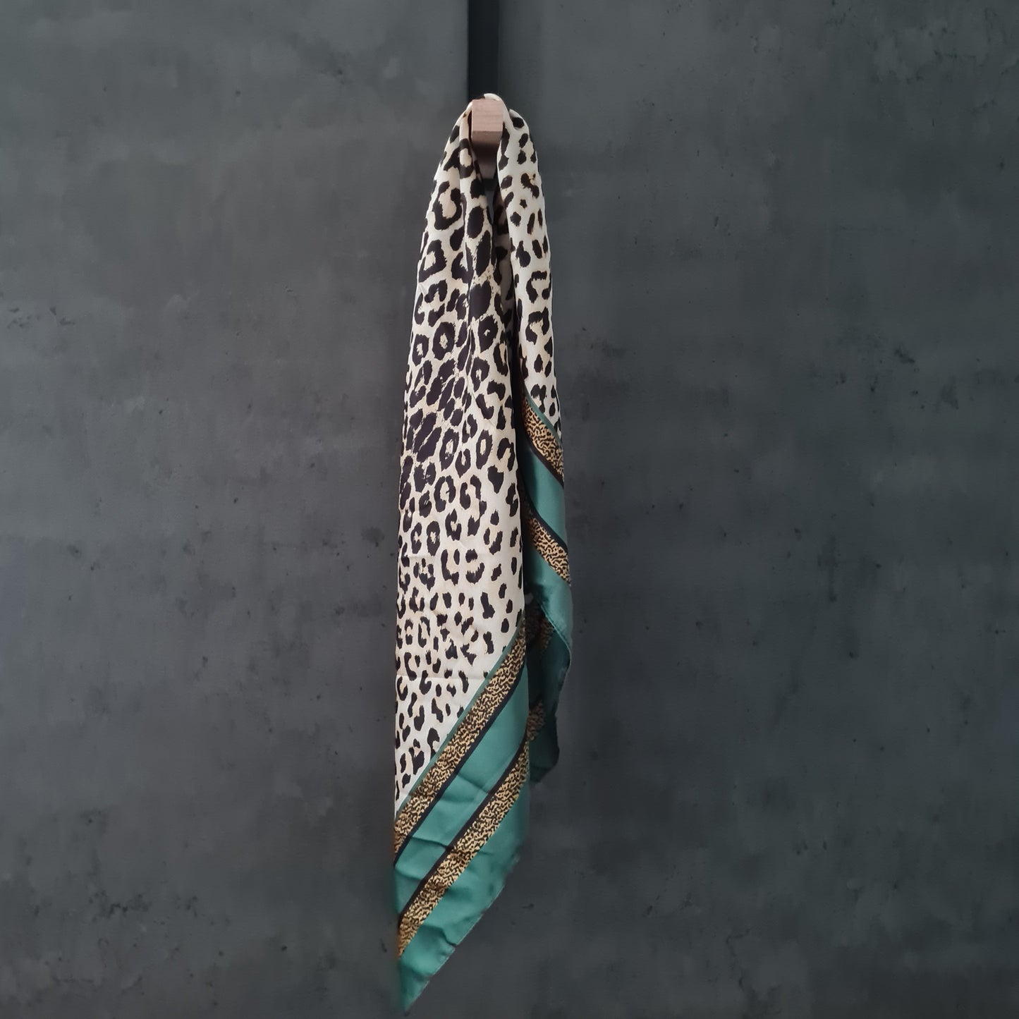 Halstuch Leopard Green