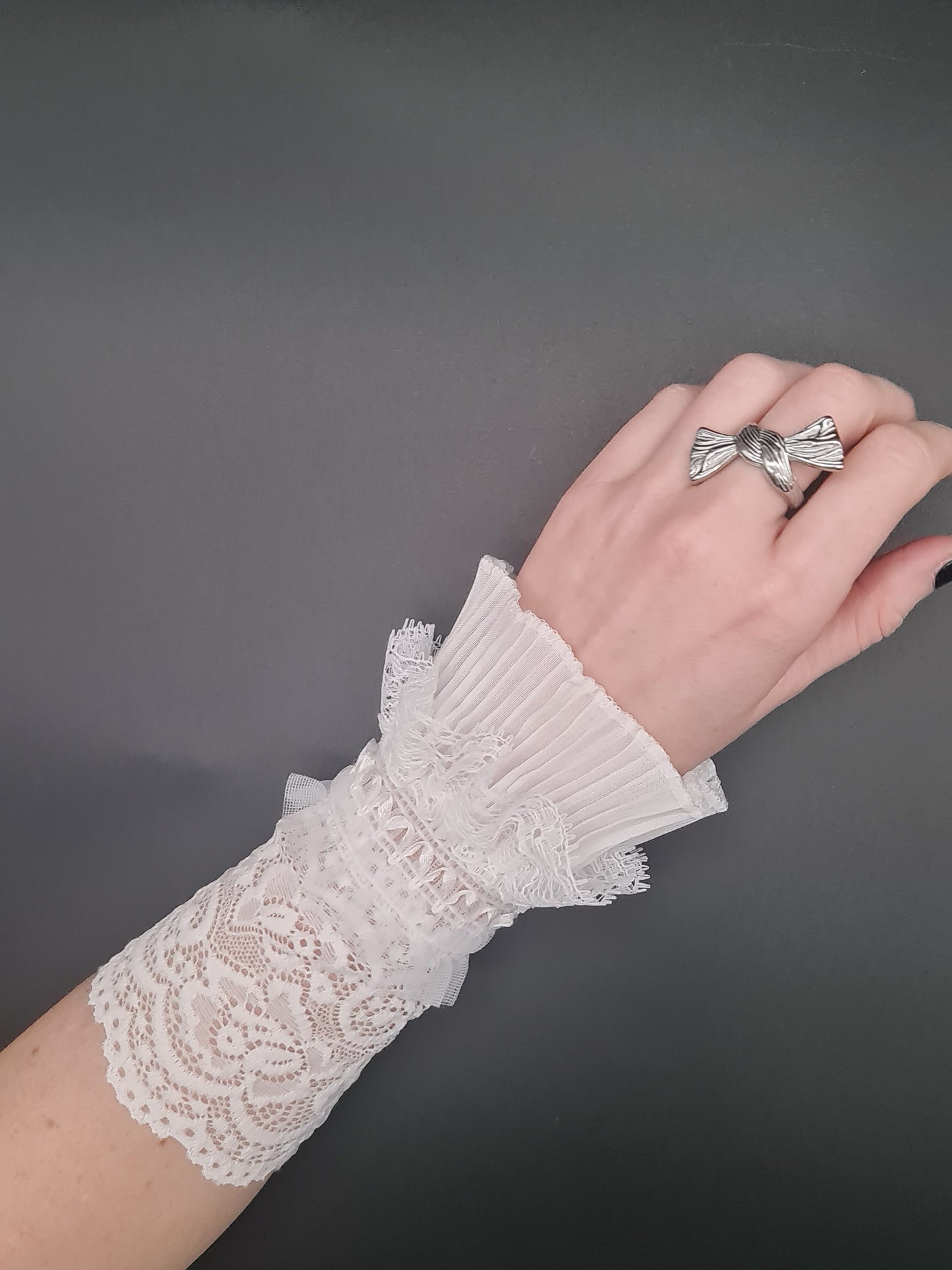 Arm-Manschetten in Spitzenoptik