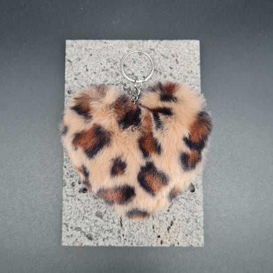 Flauschiger Schlüsselanhänger Leoparden-Herz