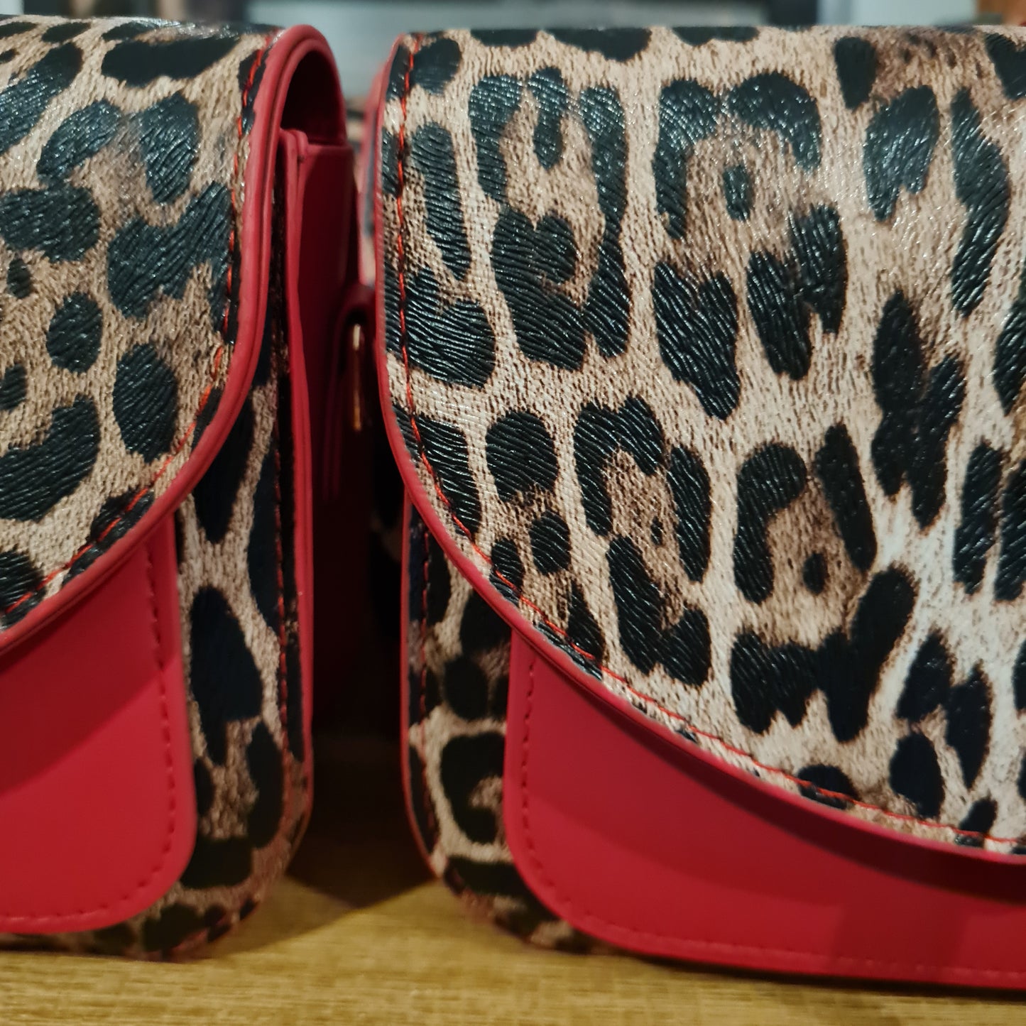 Handtasche Red Leo
